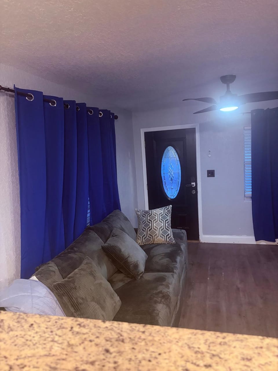 Downtown & Stadium Cozy 3 BDRM Retreat House in Pine Hills