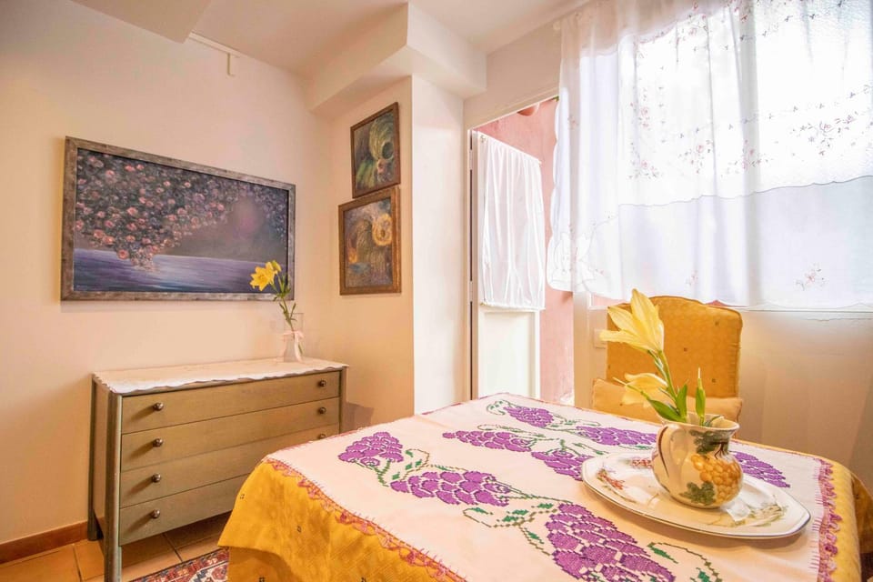 Living room, Photo of the whole room