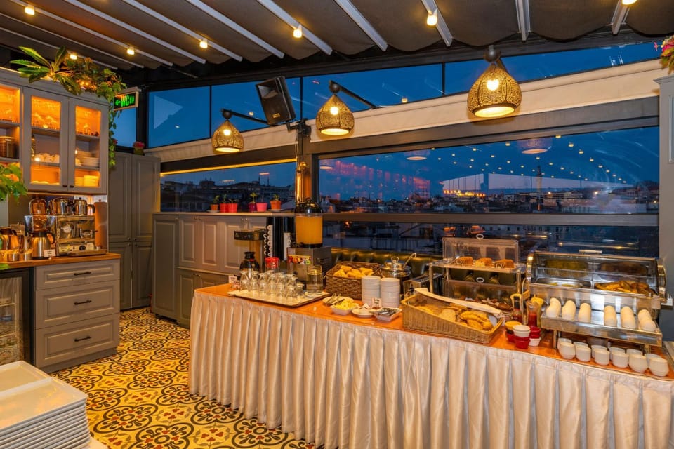 Restaurant/places to eat, Food and drinks, Breakfast