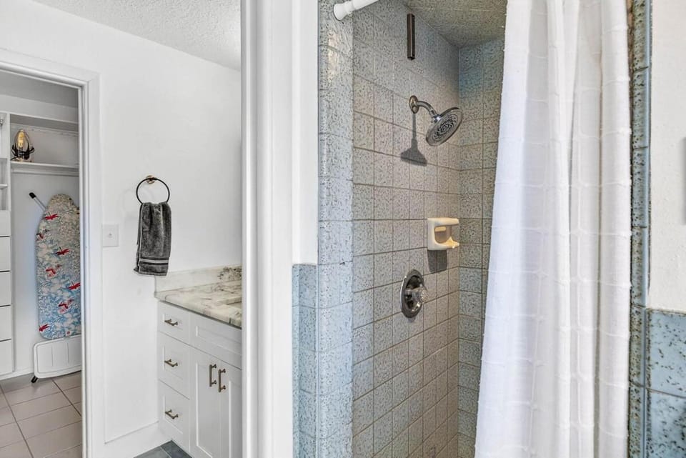 Spacious Clearwater House 4BR 3BA Private Pool House in Largo