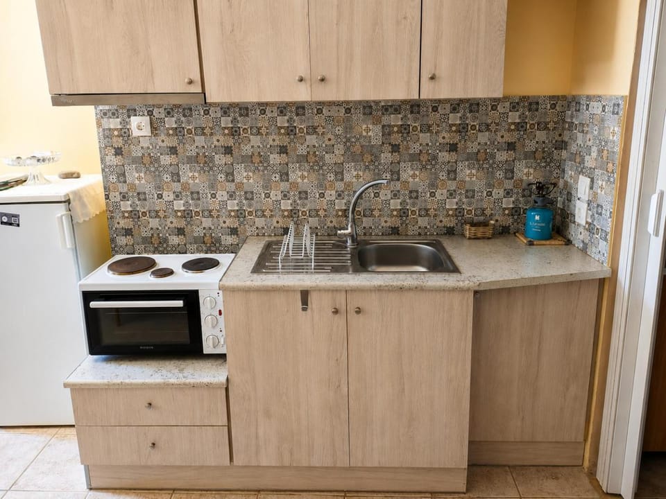Kitchen or kitchenette, oven, stove, kitchen