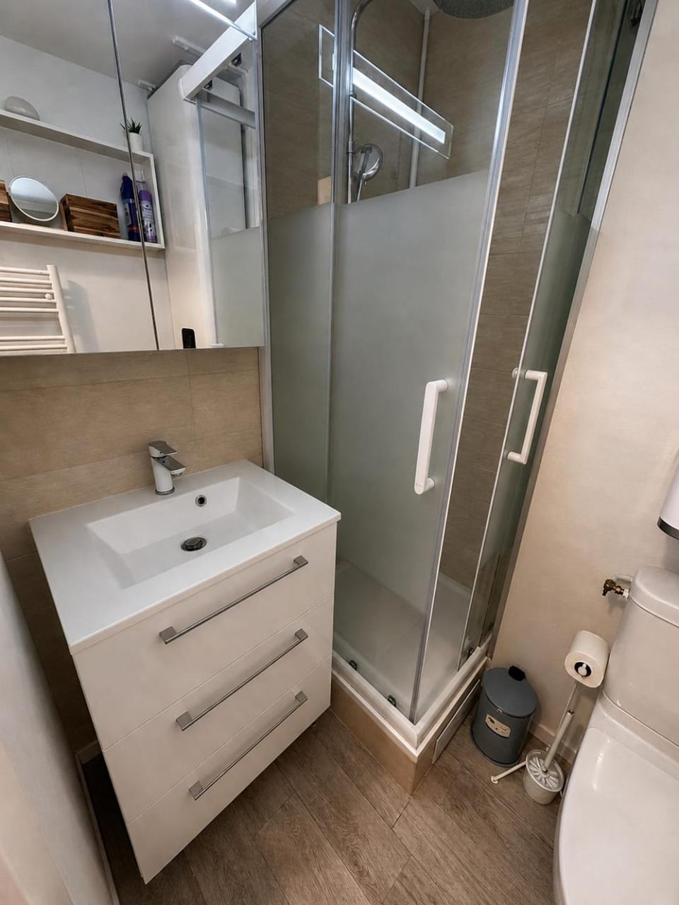 Shower, Bathroom
