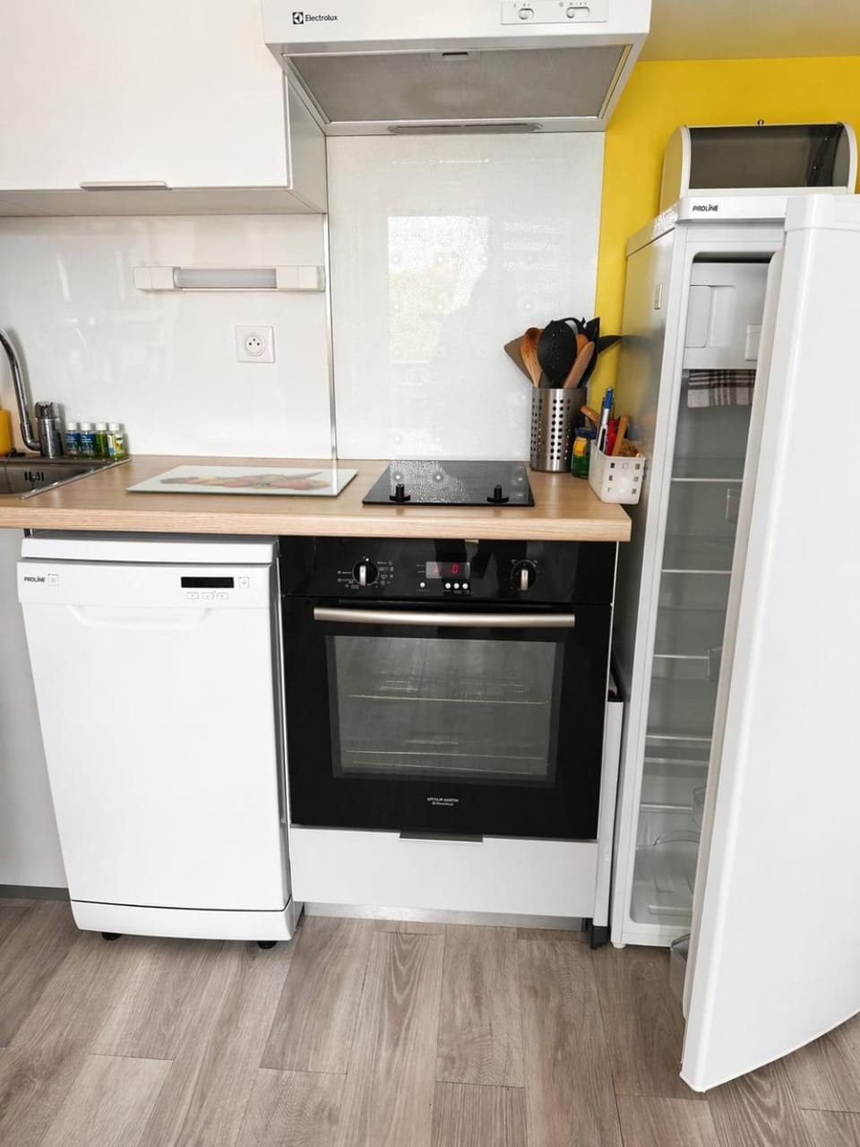 dishwasher, oven, stove, kitchen