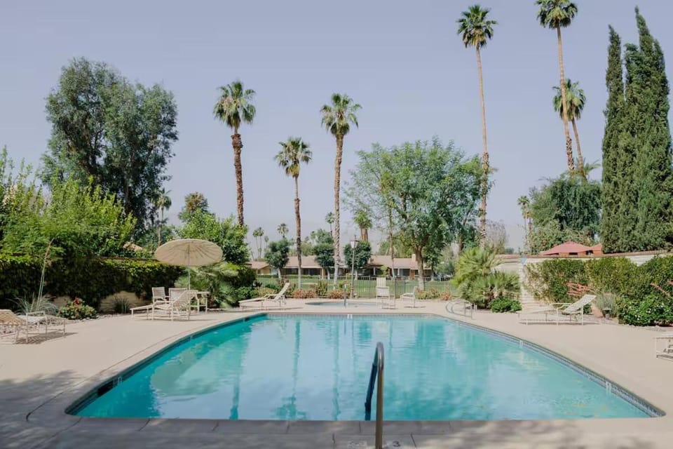 Hot Tub, Swimming pool