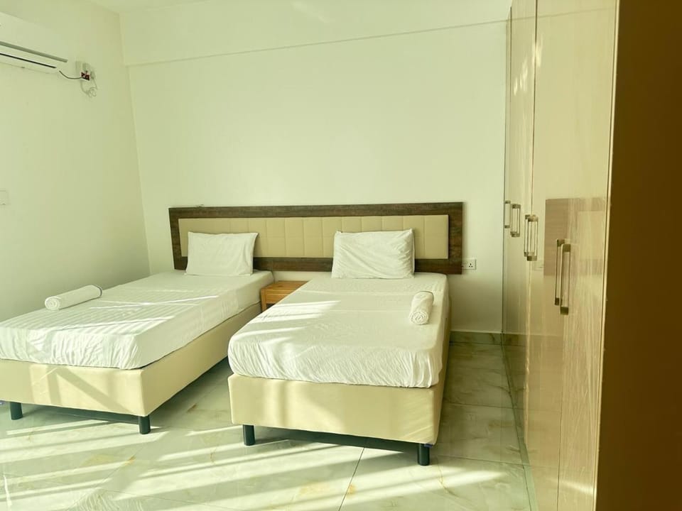 Mombasa Beach View Apartment in Nyali - Seaview, AC, 3 minutes walk to beach Apartment in Mombasa County