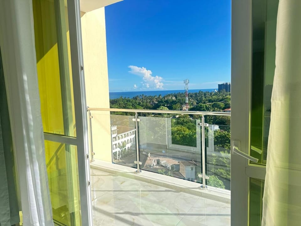 Mombasa Beach View Apartment in Nyali - Seaview, AC, 3 minutes walk to beach Apartment in Mombasa County