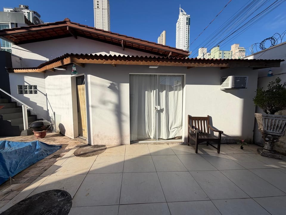 Mini casa funcional perto da praia Centro BC House in Camboriú