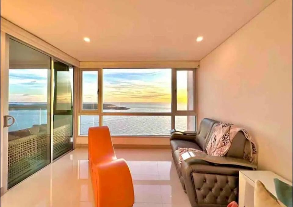 Large 3BR Apt with beautiful ocean views Apartment in Cartagena