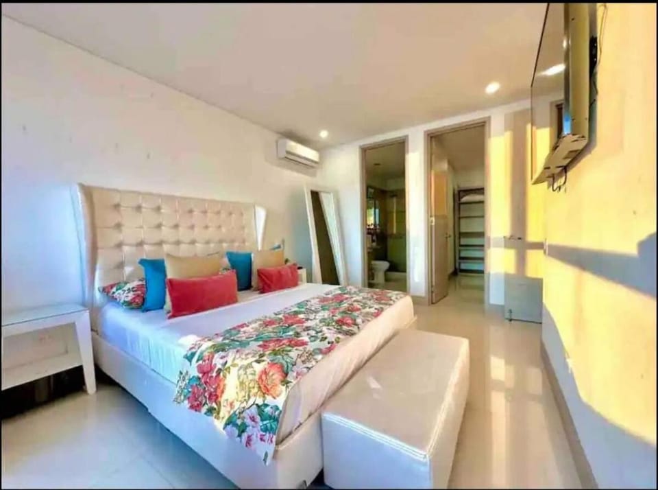 Large 3BR Apt with beautiful ocean views Apartment in Cartagena