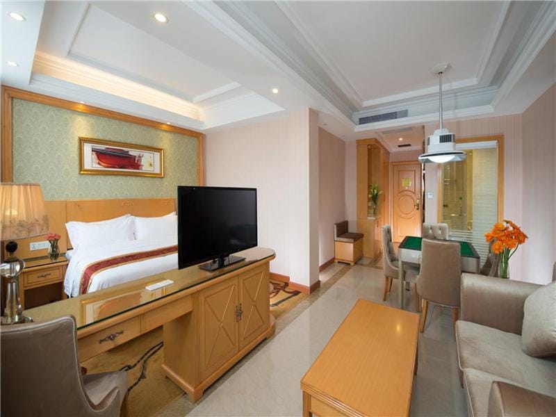 Vienna Hotel Tianbao Road Hotel in Shenzhen
