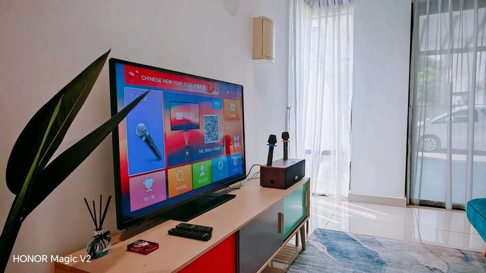 Karaoke, Living room