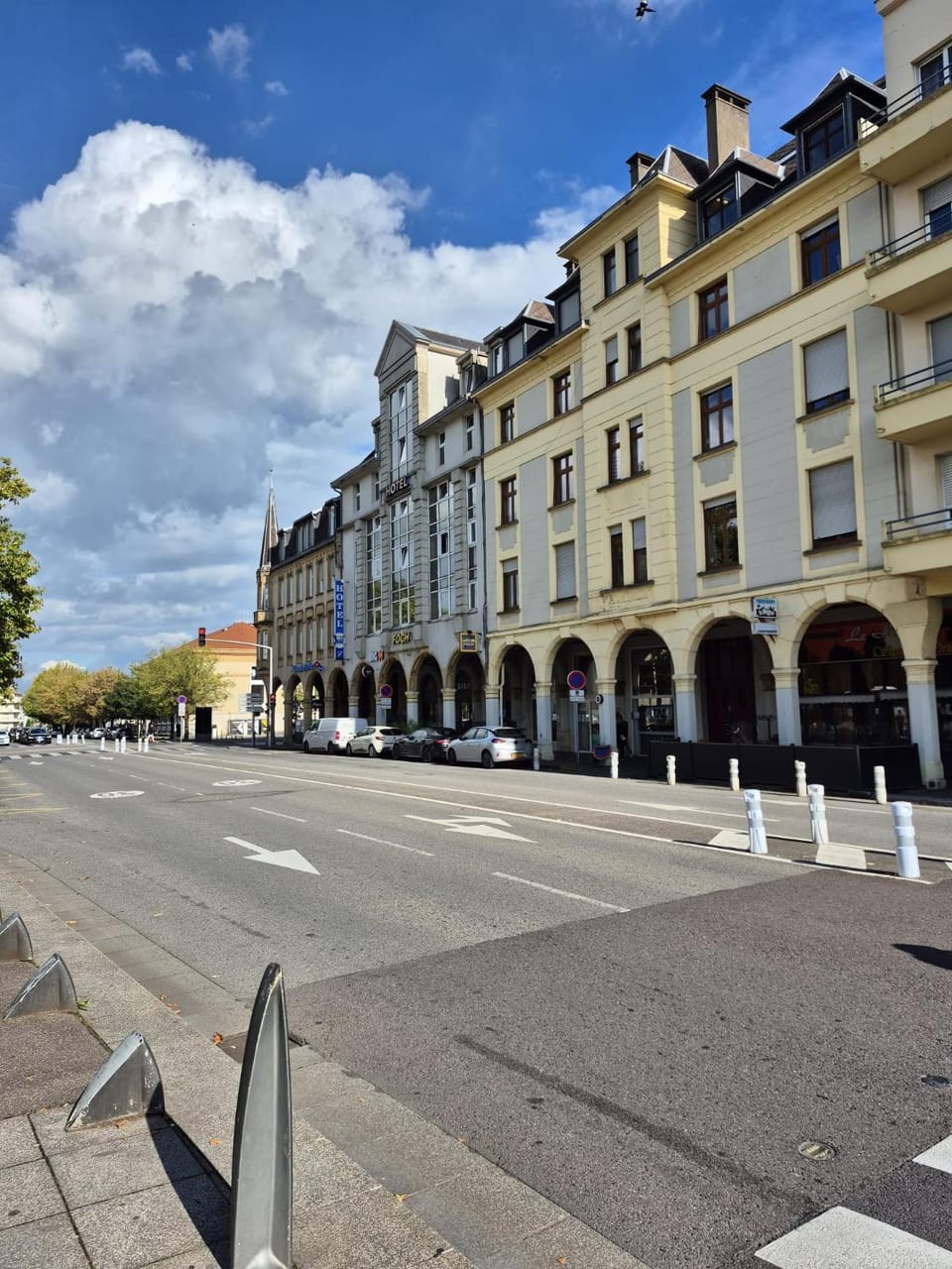 Suite Élégante Thionville Gare Proche Luxembourg Hotel in Thionville