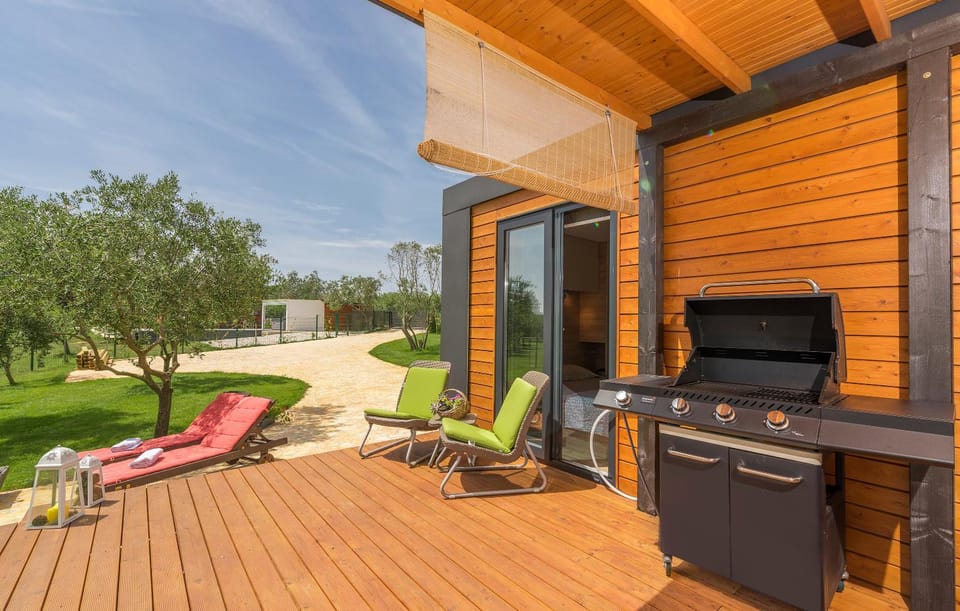 Day, BBQ facilities