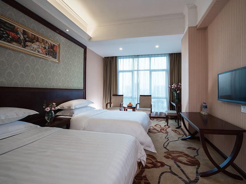 Vienna Hotel Guangzhou Shaheding Metro Station Hotel in Guangzhou