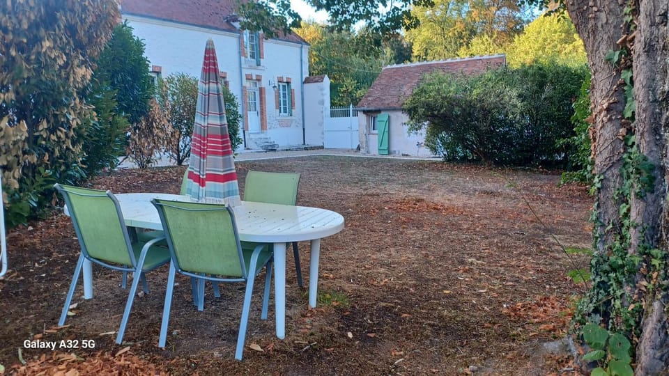 Maisonnette ex grange Les Mauves chez Jean Louis' House in Centre-Val de Loire