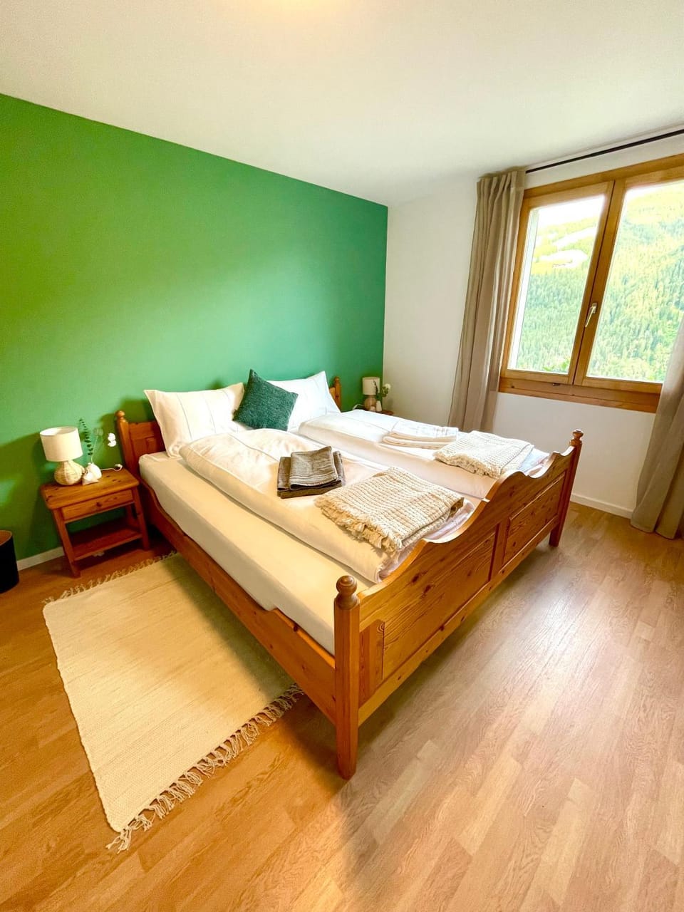 Bed, Photo of the whole room, Bedroom, Mountain view