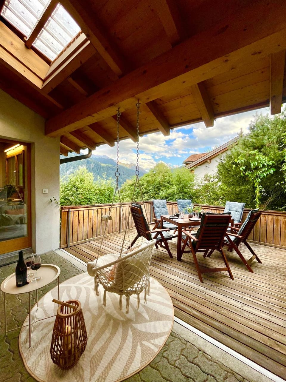 Natural landscape, Balcony/Terrace, Seating area, Dining area, Mountain view
