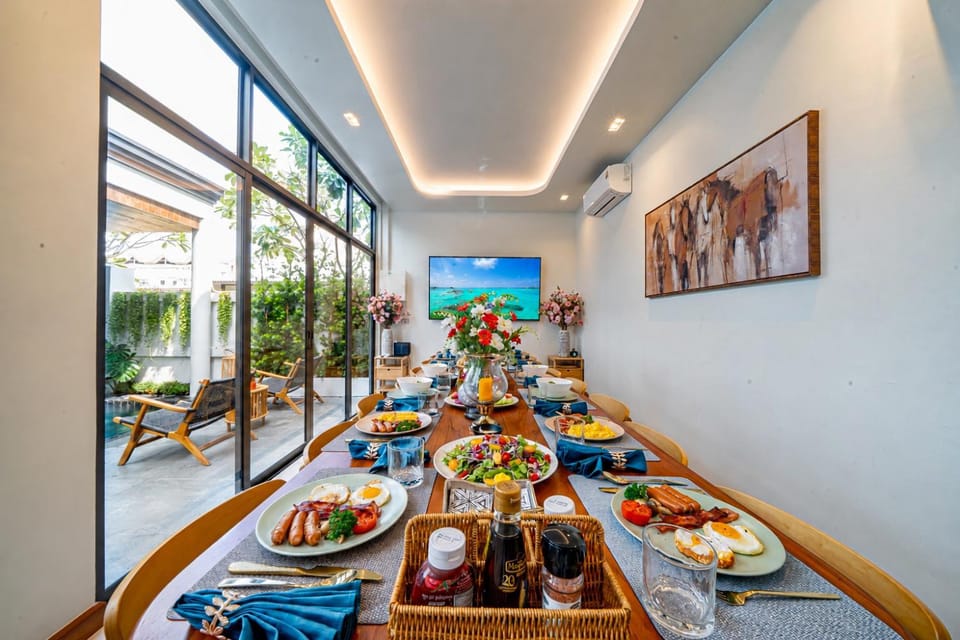 Restaurant/places to eat, Food and drinks, Breakfast, Dinner