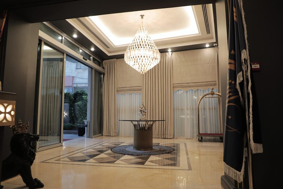 Property building, Facade/entrance, Lobby or reception, Decorative detail