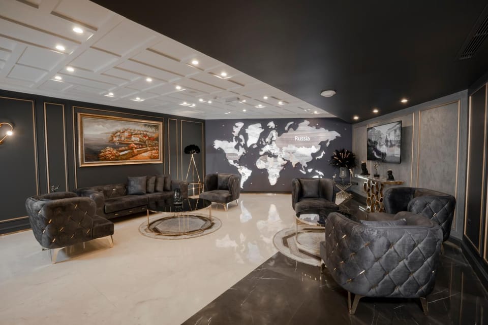 Communal lounge/ TV room, Lobby or reception