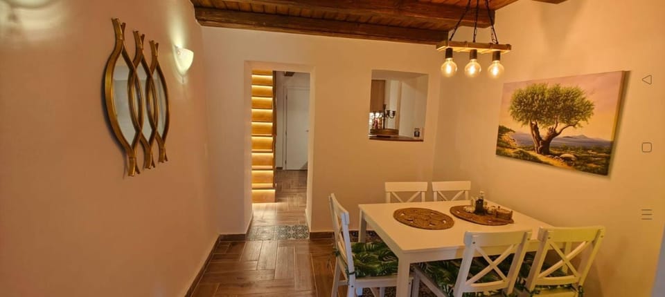 Decorative detail, Dining area