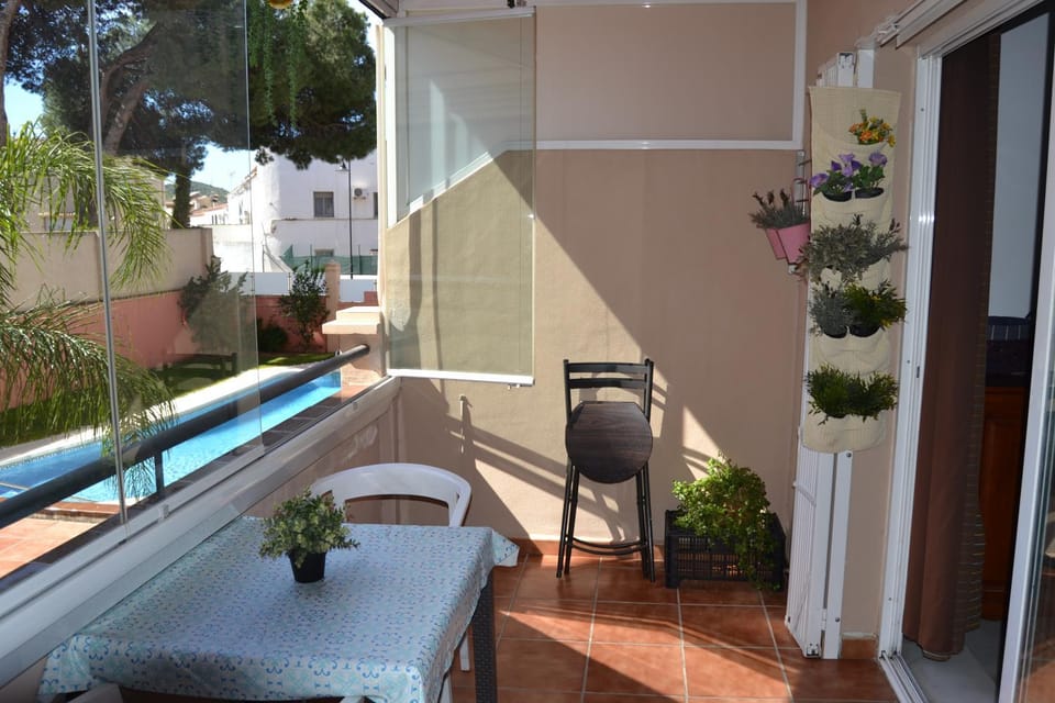 Balcony/Terrace, Garden view, Pool view