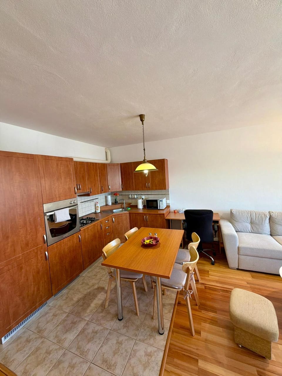 Prostorny byt 2kk s balkonem a vanou,blizkost centra Apartment in South Moravian Region