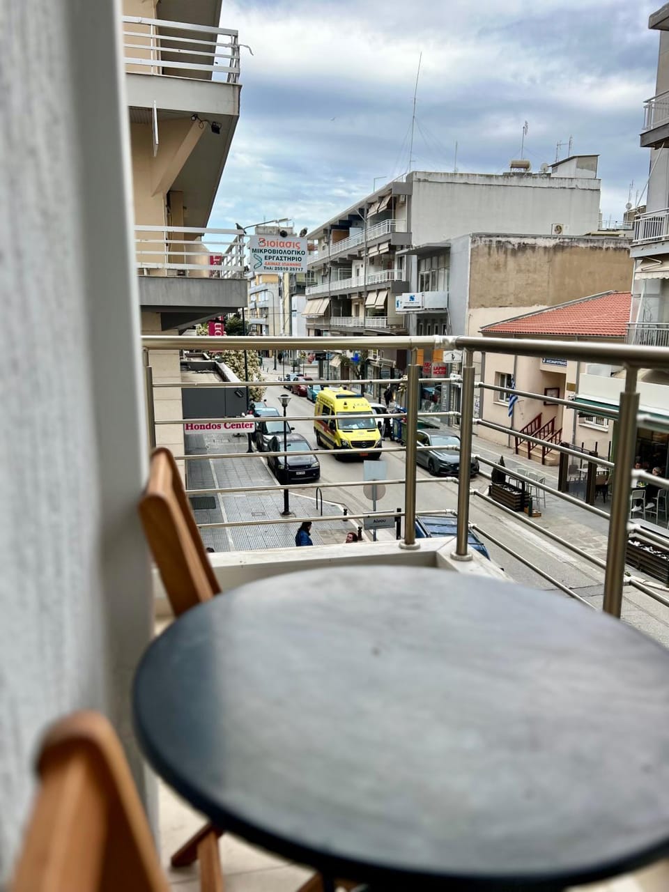 Property building, Patio, Day, People, Neighbourhood, View (from property/room), Balcony/Terrace, City view, Street view, Location