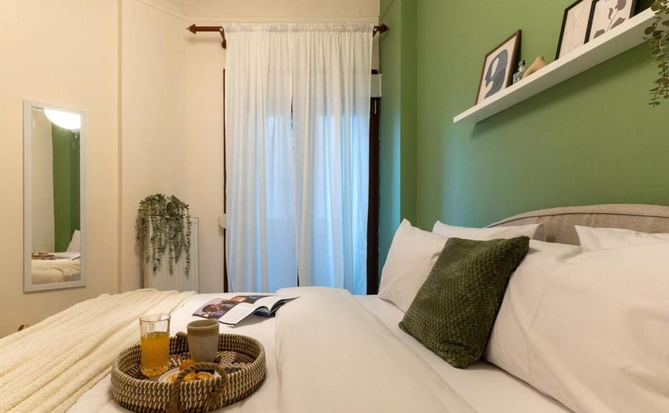 Heart of Thessaloniki 3BR 3KingBeds Balcony Apartment in Thessaloniki