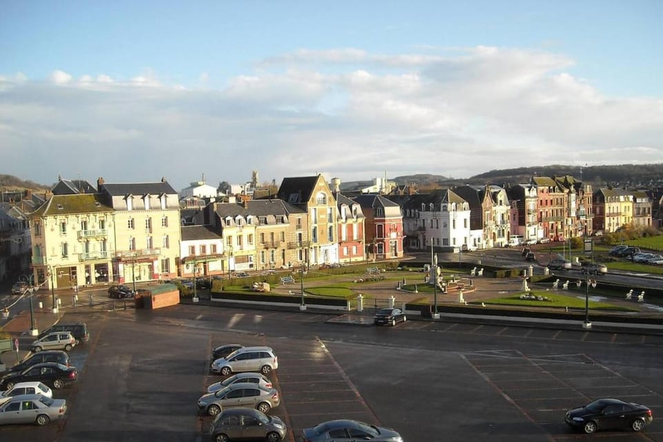 Appartement sur la place Mers-les-Bains Apartment in Normandy