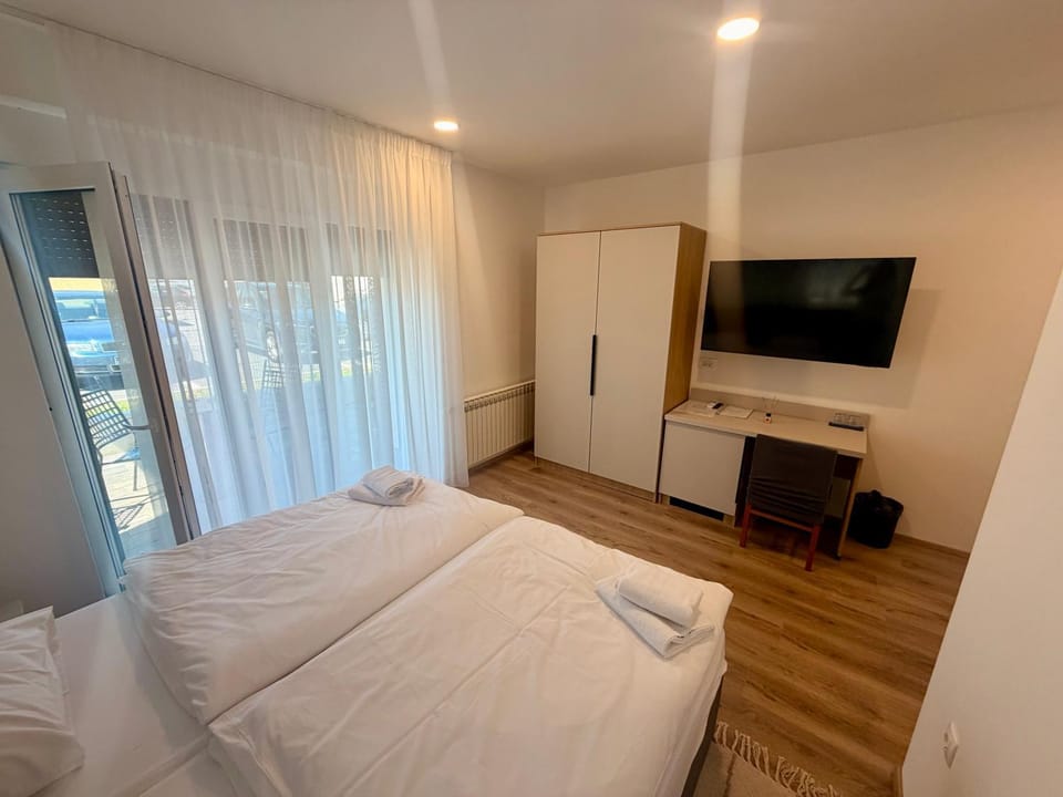 Domus Klek Bed and Breakfast in Primorje-Gorski Kotar County