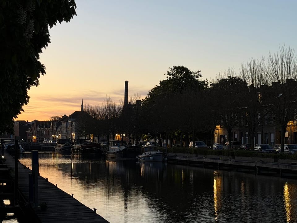 Spacious Canal House in Historical Center of Bruges Bed and Breakfast in Bruges