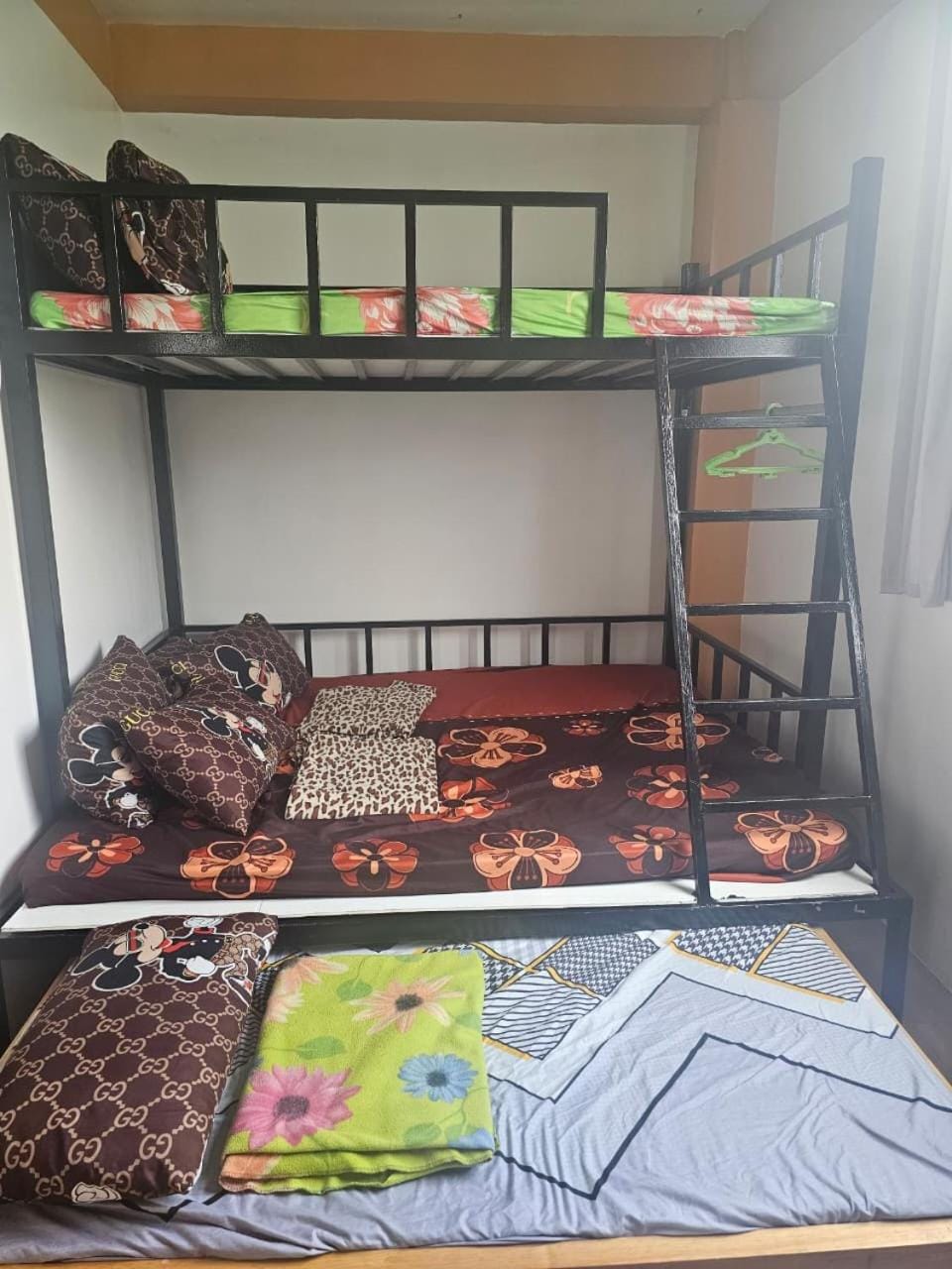 Bed, bunk bed