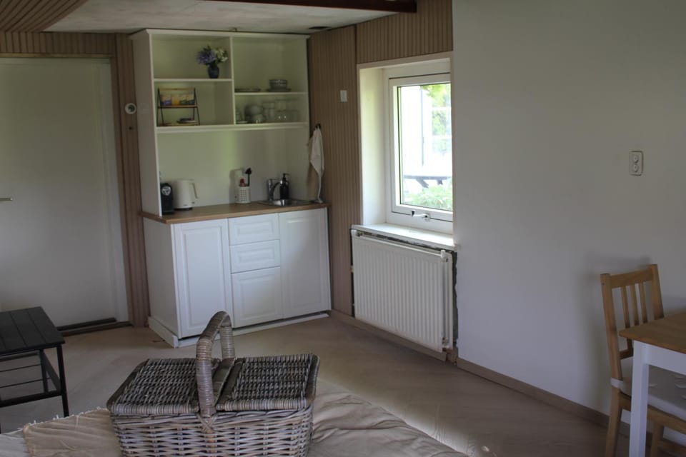 Coffee/tea facilities, Kitchen or kitchenette