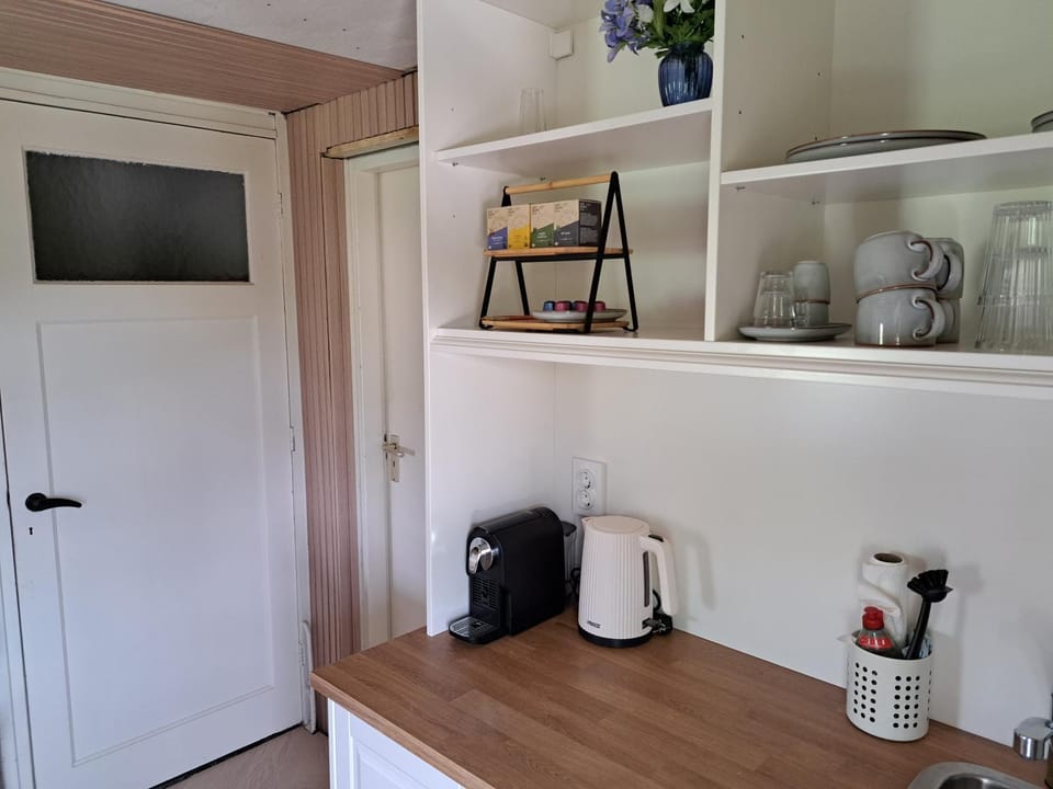 Coffee/tea facilities, Kitchen or kitchenette