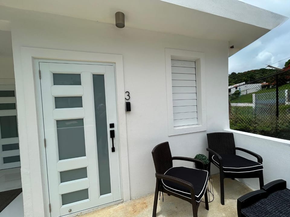 Property building, Patio, Restaurant/places to eat, Neighbourhood, Natural landscape, Garden, Balcony/Terrace, Other, Seating area, Evening entertainment, Garden view, Mountain view, Street view, Entertainment, Location, Quiet street view, Facility for disabled guests, furniture, acessibility