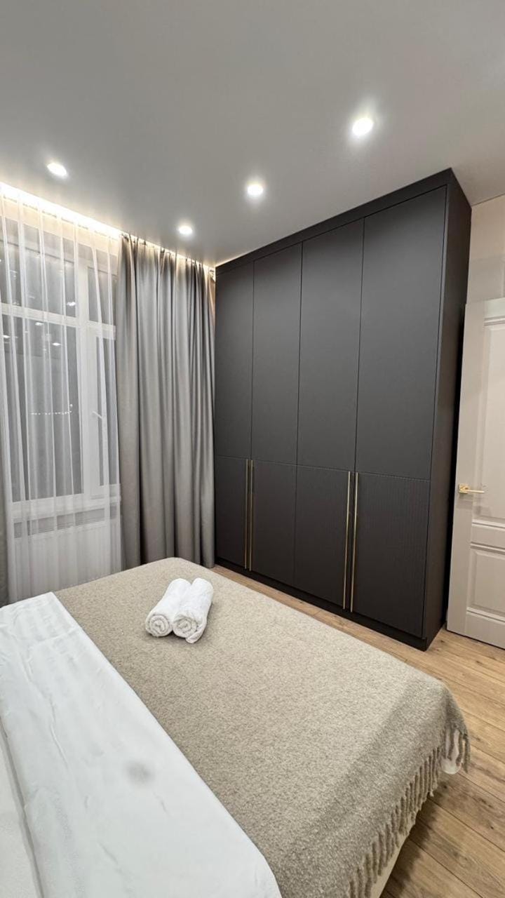 Bed, Bedroom, towels, wardrobe