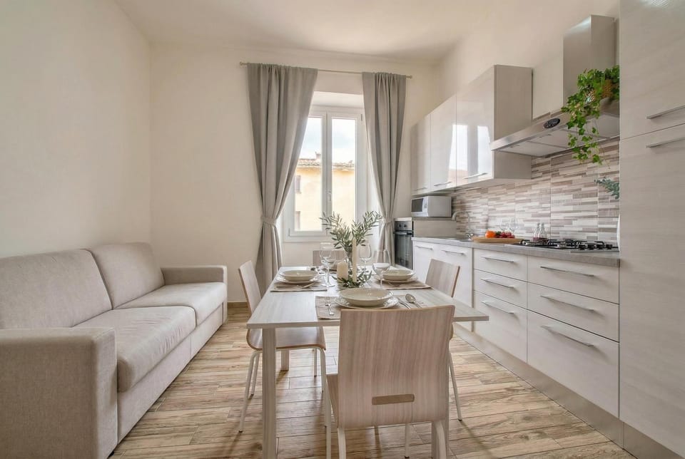 Kitchen or kitchenette, Living room, Seating area, Dining area