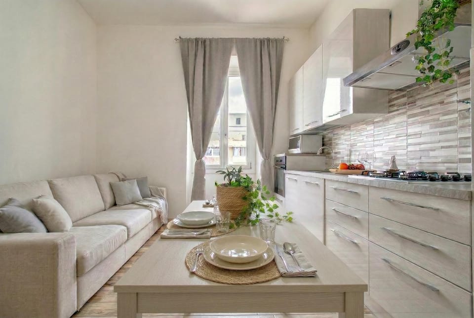 Kitchen or kitchenette, Living room, Seating area, Dining area