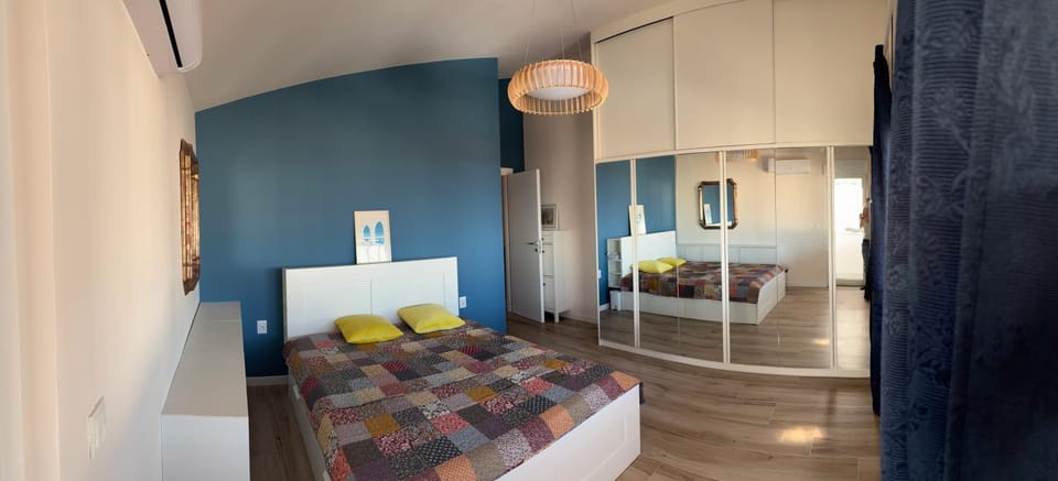 View (from property/room), Bedroom, Sea view, internet, air conditioner