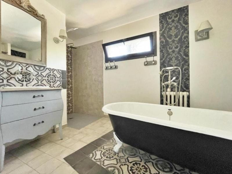 Bathroom, Bath