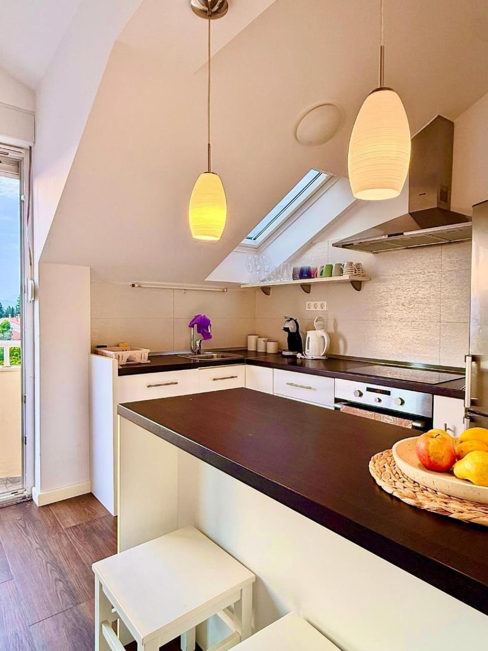 Kitchen or kitchenette, Food and drinks