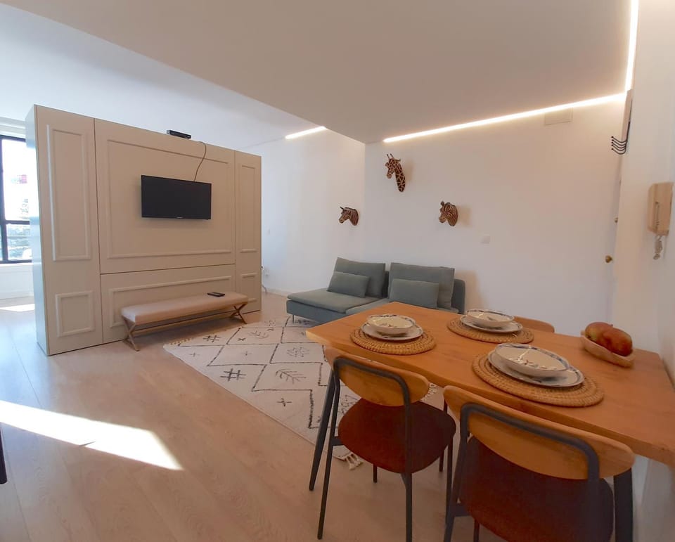 Living room, Meals