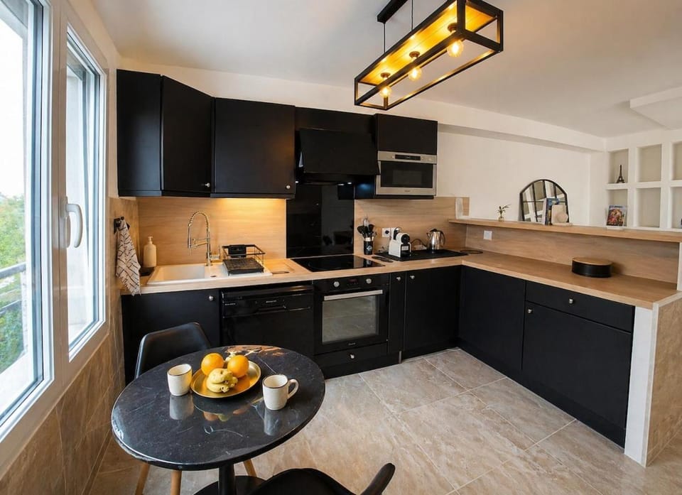 La Demeure du Taureau T1 Studio cosy, Clim,Wifi, Castillet 15 min, parking facile Apartment in Perpignan