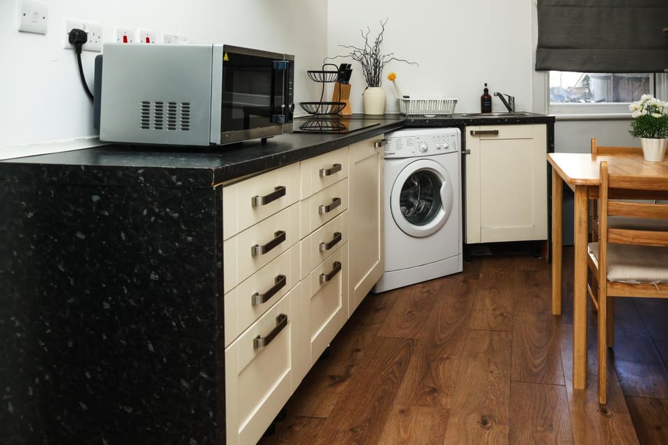 laundry, kitchen