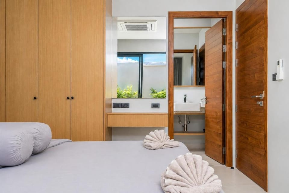3BR Pool Villa Celestia in Botanica Villa in Thep Krasatti