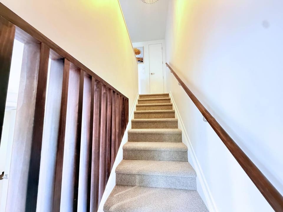 Modern Pakuranga Home | 3BR Near Mall & School House in Auckland