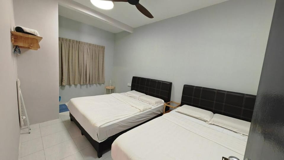 W302WarmStay at at EmeraldAvenueBrinchang 11Pax3BR2PWiFiGames Apartment in Brinchang
