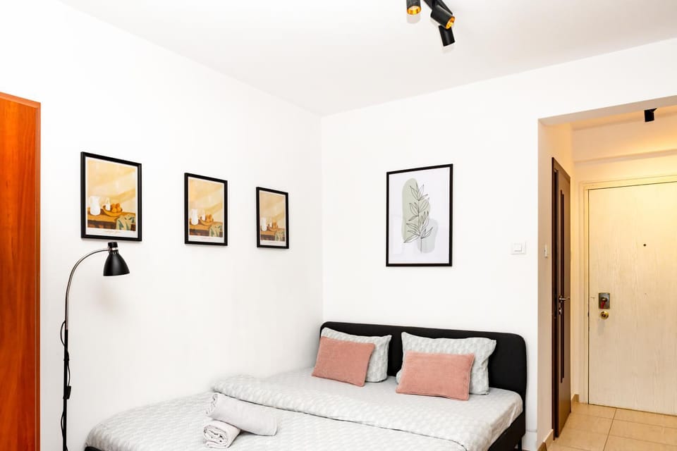 Cozy Studio in City Center with Self Check-in Apartment in Bucharest