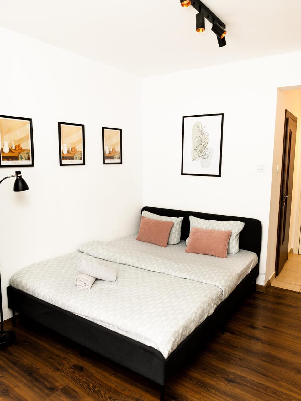 Cozy Studio in City Center with Self Check-in Apartment in Bucharest